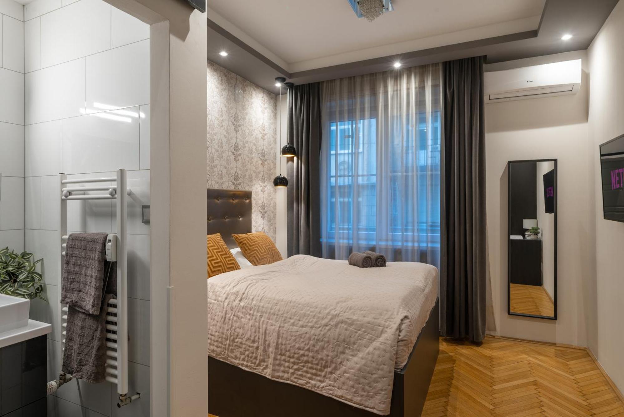 Chic Central 1Br Retreat Near New York Cafe With View 부다페스트 외부 사진